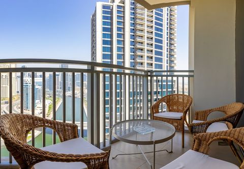Others Waves - High-Rise Elegance: 2BR Apt with Marina Views