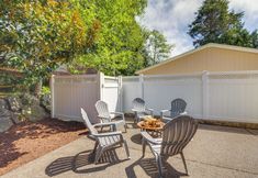 Lain-lain 2 Half Mi to Beach: Rockaway Beach Home w/ Grill!