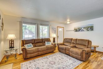 Lain-lain 4 Half Mi to Beach: Rockaway Beach Home w/ Grill!