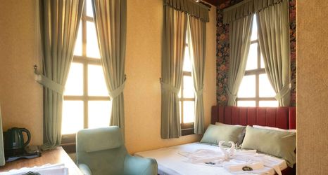 Others 2 Araz White House