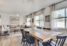 Others 7 Redington Beach Coastal Retreat - Walk to Beach!