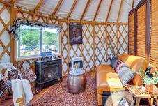 기타 Mystical Mongolian Yurt in Fallbrook w/ Views!