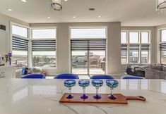 其他 7 Sleek Ferndale Home w/ Ocean & Mountain Views!