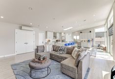 其他 5 Sleek Ferndale Home w/ Ocean & Mountain Views!