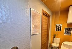 Others 3 Bi Suite Urla