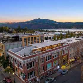 Primary image1Thistledown on Oak,Husum Hills Golf Course飯店
