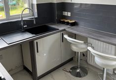 Others 4 Cozy 3 Bedrooms Birmingham House With Pool Table