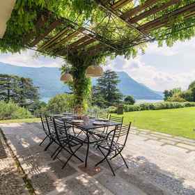 Room 1 Villa Edmonda, Barni Villas