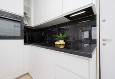 Others 6 Capitol Apartment by Renters