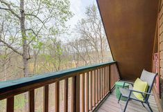 Others 2 Easy-access Pigeon Forge Cabin w/ Hot Tub!