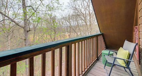 Others 2 Easy-access Pigeon Forge Cabin w/ Hot Tub!