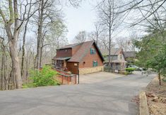 Lain-lain 4 Easy-access Pigeon Forge Cabin w/ Hot Tub!