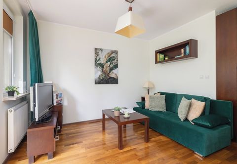 其他 Green and Brown Apartment by Renters