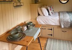 Others 5 Shepherdshut-cotswolds-petfriendly-woodburner