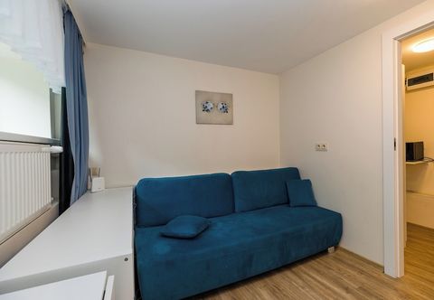 Others ShortStayPoland Batorego B163