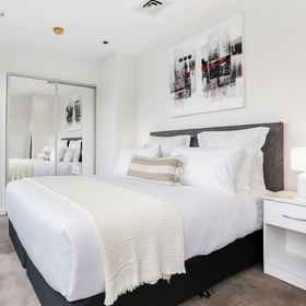 Room 1 由Urban Rest提供的轻舟码头公寓, Takapuna Golf Course and Driving Range 酒店