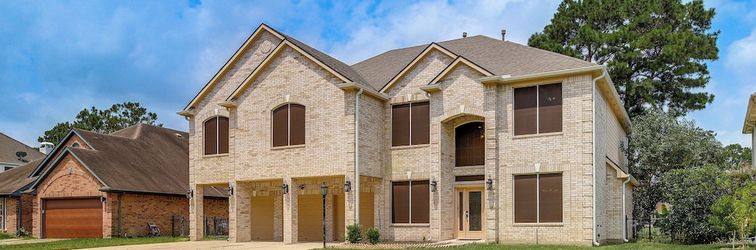 Others Expansive Home in Humble Near Lake Houston!