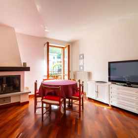 Room 1 Mulberry Apartment by Wonderful Italy, Introzzo Apartments