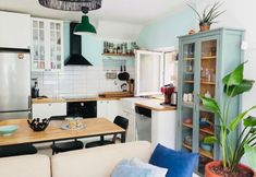 Lain-lain 4 Large 2 bedrooms house with parking