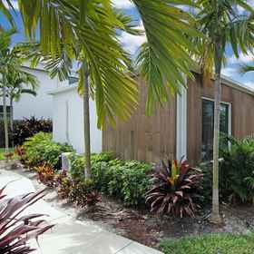 Primary image 1 Palm Paradise Retreat Sleeps 4, Las Olas Riverfront Hotels