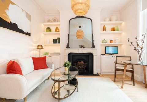 Others Elegant Flat Near Notting Hill by Underthedoormat