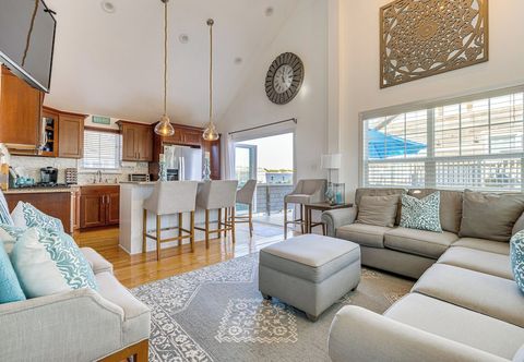 Others Quaint Montauk House w/ Community Amenities!