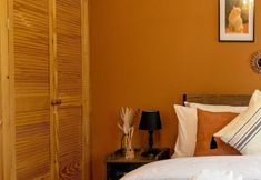 อื่นๆ 3 Charming Frome Retreat With 4 Bedrooms