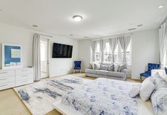 Others 6 Coastal, Canal-front Oxnard Home ~ 1 Mi to Beach!