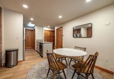 Lain-lain 3 Bavarian Lodge Suites