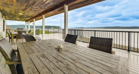 其他 2 Beachfront Anderson Island Escape: Rainier Views!