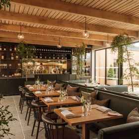 Primary image 1 ザ グレート バスタード, シーグリー ホテル