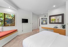 Others 4 Snowcap Escape at Mount Bachelor