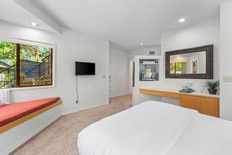 Others 4 Snowcap Escape at Mount Bachelor