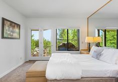 Others 7 Snowcap Escape at Mount Bachelor