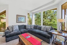 Others Snowcap Escape at Mount Bachelor