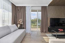 Others Wellness Resort & SPA Parking by Renters