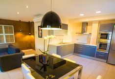 Others 2 Drugstore B D in Roses