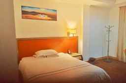 Xinhui Hotel, USD 14.24