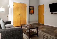 Others 3 Modern Cozysuites The Block Close to Everything