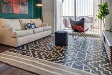 其他 Astonishing Cozysuites on I-35 w Pool Parking 06