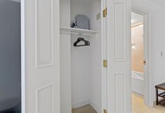 Others 5 Boardwalk King Bed Retreats by Cozysuites 46