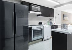 Others 6 2BR Apartment With Jacuzzi - Pool - City Skyline