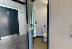 Lain-lain 7 Private Ensuite in Stylish Apartment