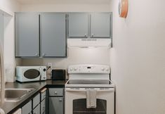其他 7 90sw - Fireplace - Dishwasher - W/d - Pets Ok 1 Bedroom Condo by RedAwning