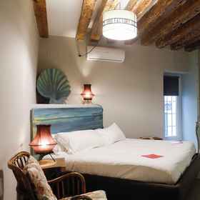 Room 1 Classy & Cozy by the Acquario, Khách sạn Gorreto