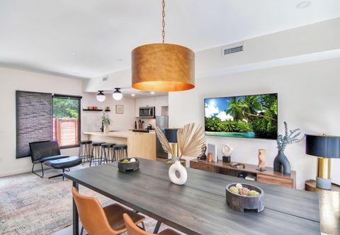 Others 4BR Sleeps 10 Pet Friendly w/ Bbq!