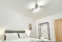Others 4 Stunning Reverse Level Townhouse in Penzance