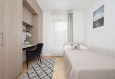 Others 5 Apartment With Parking by Renters