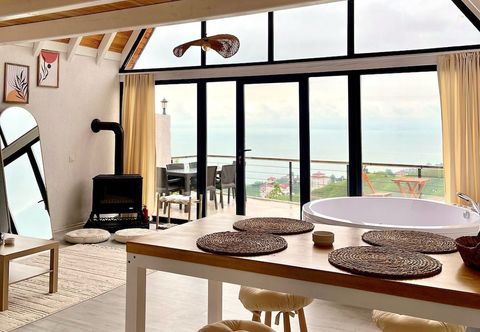 Lainnya Hangalow House