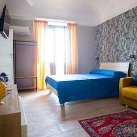 Room 1 Charming Casa Tilia by the old Town, I Capricci di Marisol Hotels